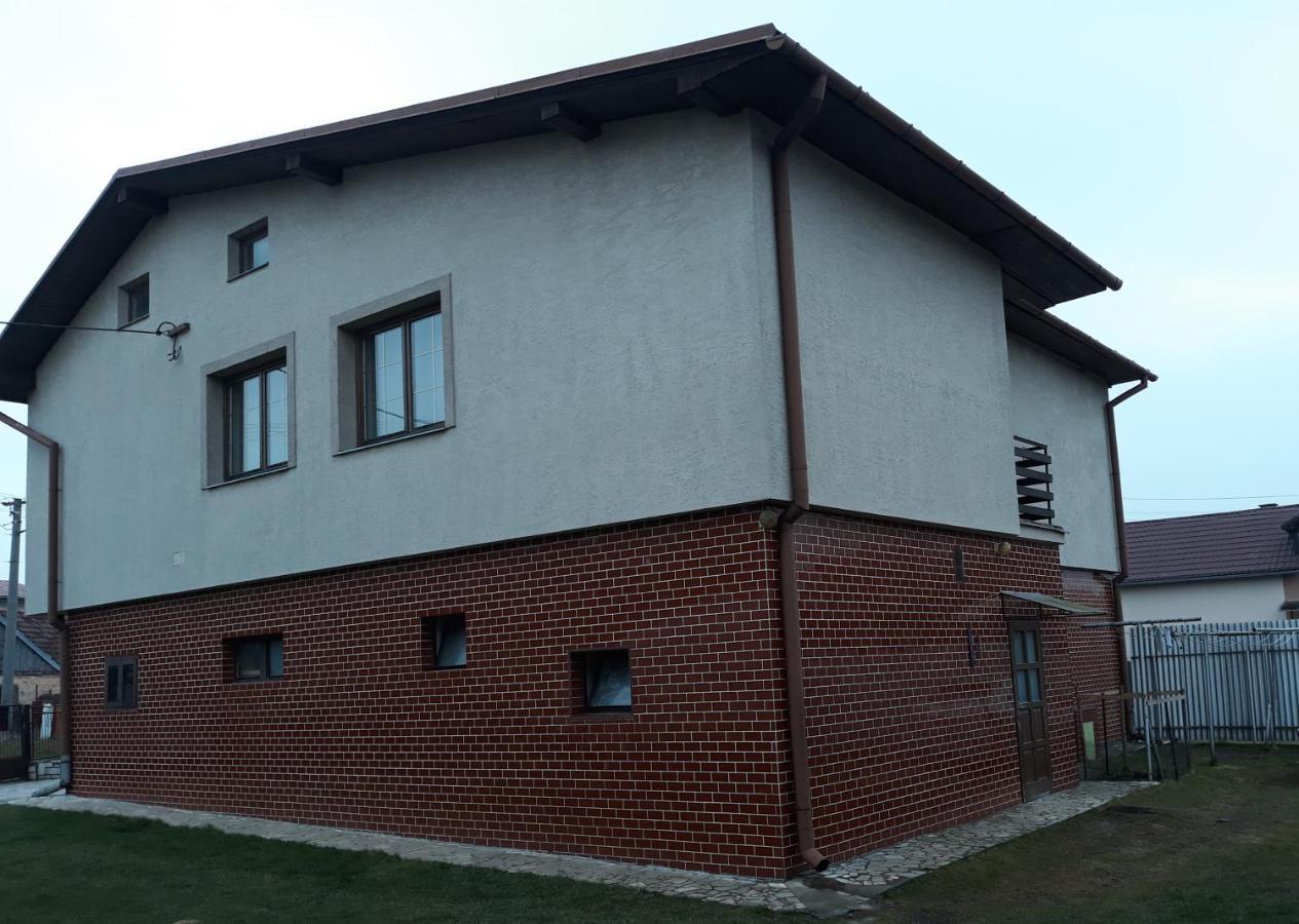 U Katky Bed & Breakfast Vrbov Exterior photo